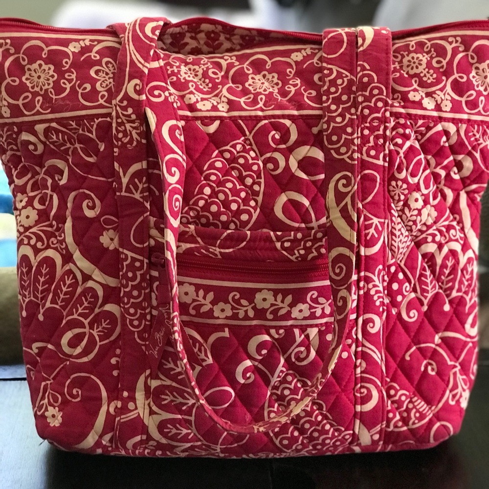 Vera Bradley Villager in Twirly Birds Pink
